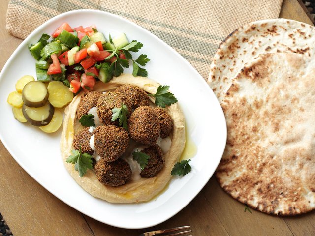 20160323-falafel-recipe-20-thumb-1500xauto-430743.jpg