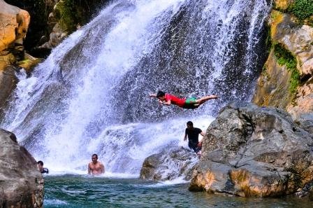 Air-Terjun-Suhom.jpg