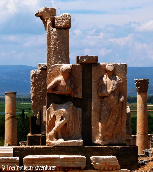 Ruins at Ephesus.jpg