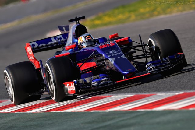 Toro-Rosso-STR12-Renault-68593.jpg