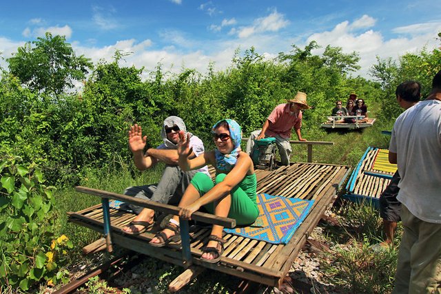 Cambodia-Battambang-Bamboo-Train-L.jpg