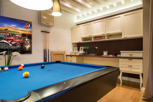 bulldog-diner-pooltable.png