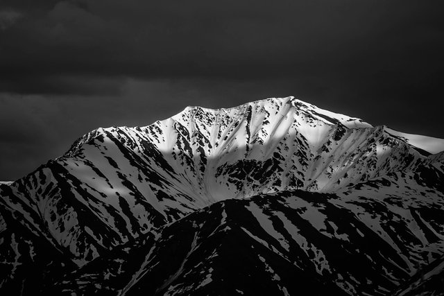 MountainRidgeAK_2017-1bw.jpg