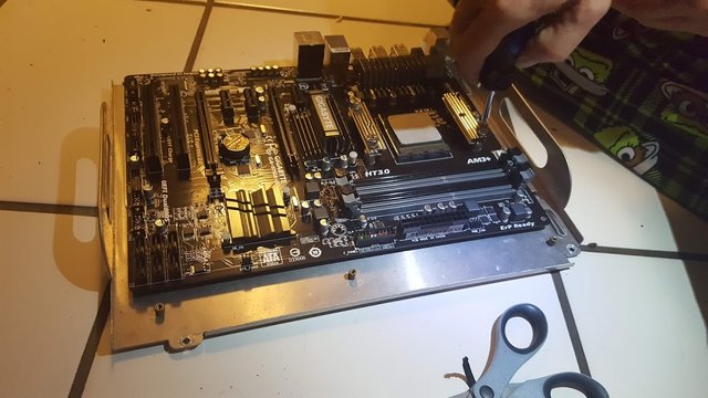 motherboard3.jpg