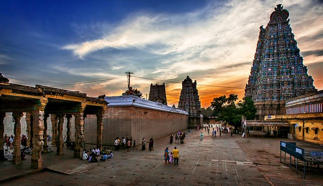 Madurai-Meenakshi-Temple.jpg