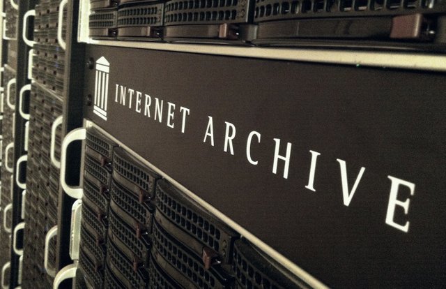 Internet-Archive-servers.jpg