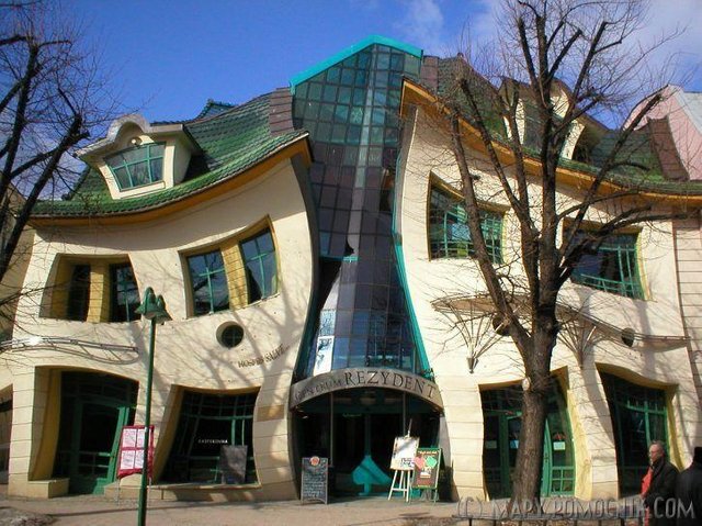 crooked-house-in-sopot-poland.jpg