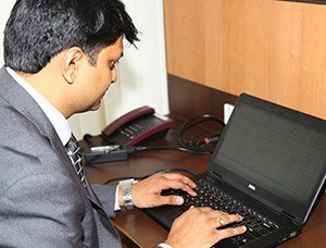 executive-844143_1920.jpg