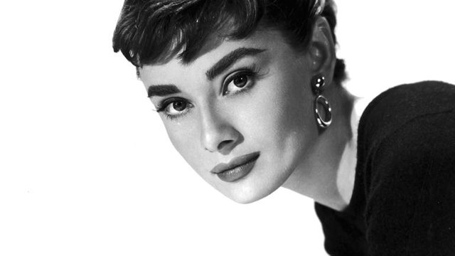 Audrey_Hepburn_Role_As_A_Style_Icon.jpg