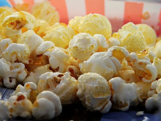 popcorn-1615179__480.jpg