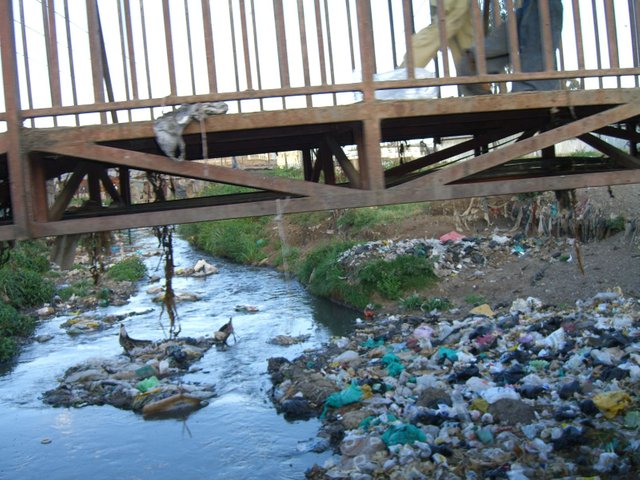 Nairobi_river_pollution.jpg