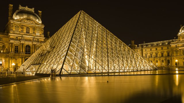 2 Louvre Museum.jpg