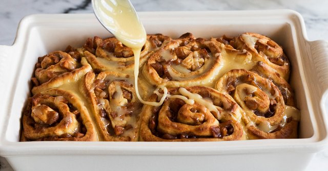 Facebook1-apple-pie-cinnamon-rolls-recipe.jpg