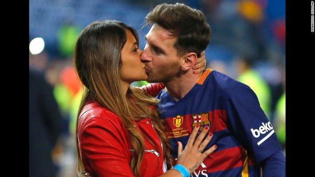 170630105635-01-lionel-messi-antonella-roccuzzo-file-may-2016-exlarge-169.jpg