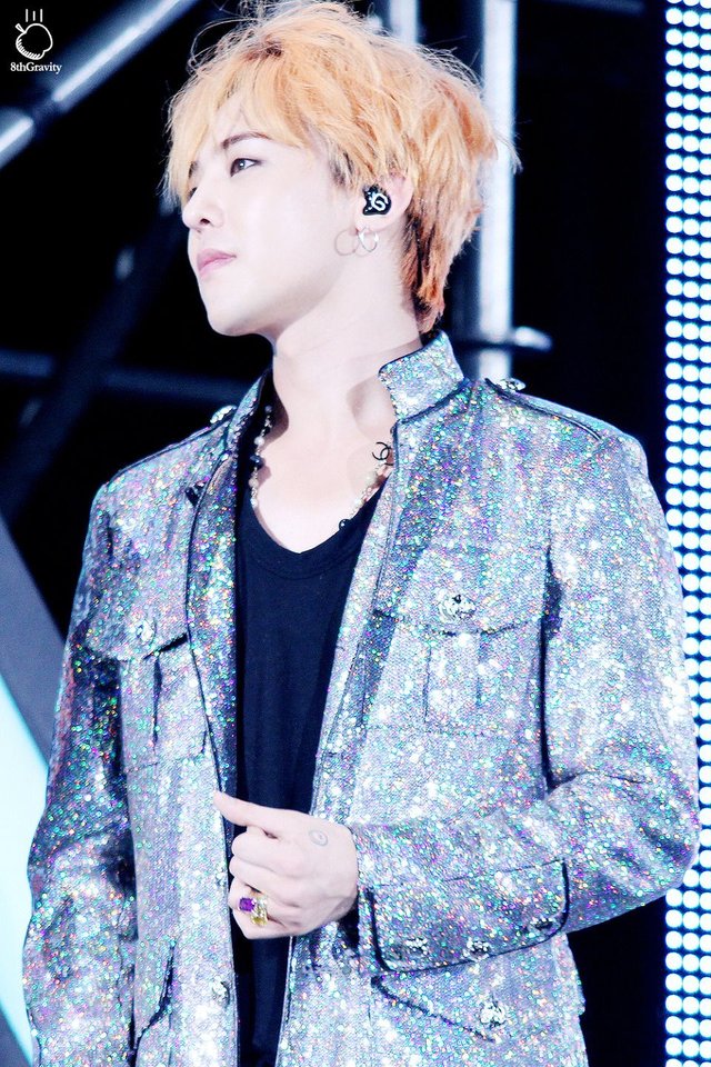 G-Dragon_on_Infinite_Challenge_Yeongdong_Expressway_Music_Festival_-_4.jpg