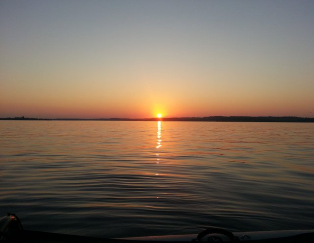 sunset_lake.jpg