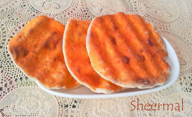 sheermal-indian-roti.jpg