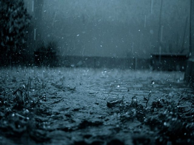 pouring_rain_wallpaper_bhb45.jpg