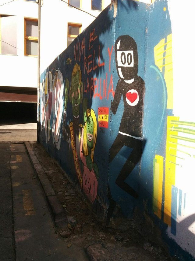 graffiti-valencia-spain-ninja-extraterrestre-love-amor-steemit-trenz (18).jpg
