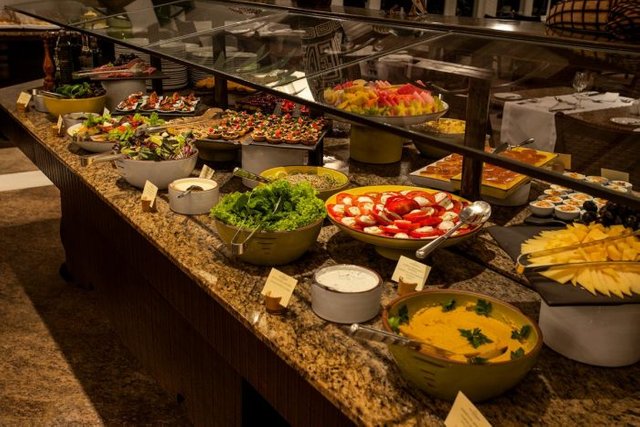 buffet del restaurant.jpg