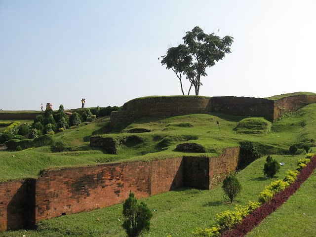 1024px-BD_Mahasthangarh1.JPG
