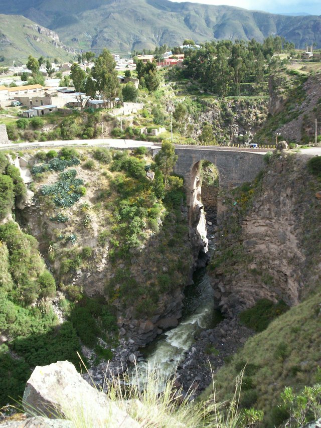 Inca_bridge_chivay.jpg
