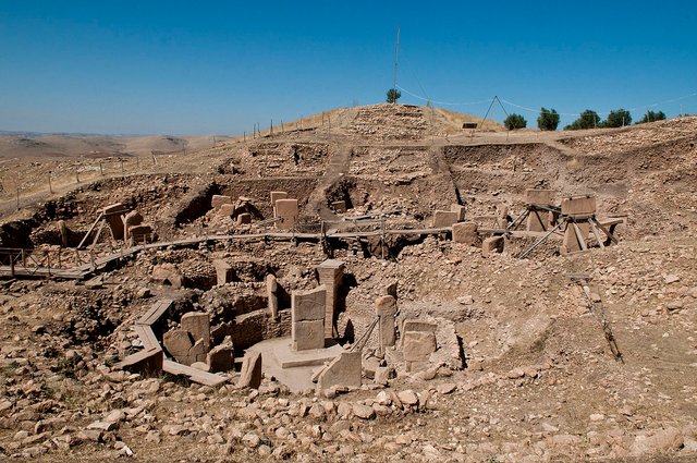 1200px-Göbekli_Tepe,_Urfa.jpg