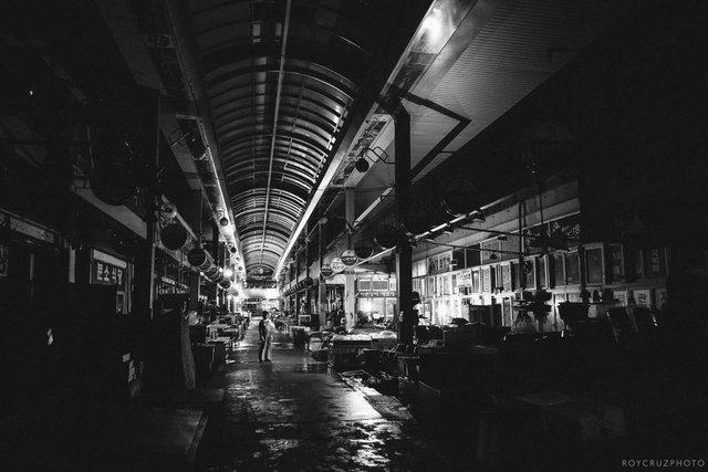 Tongyeong Streets Night Fuji 18mm-5.jpg