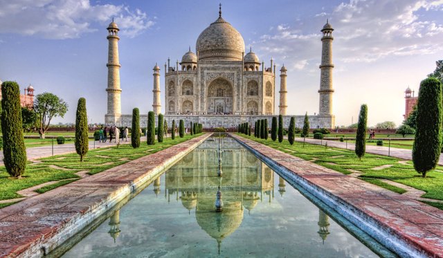 taj-mahal-facts-587d58cd3df78c17b6301f80.jpg