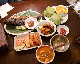 260px-Food_Sundanese_Restaurant,_Jakarta.jpg