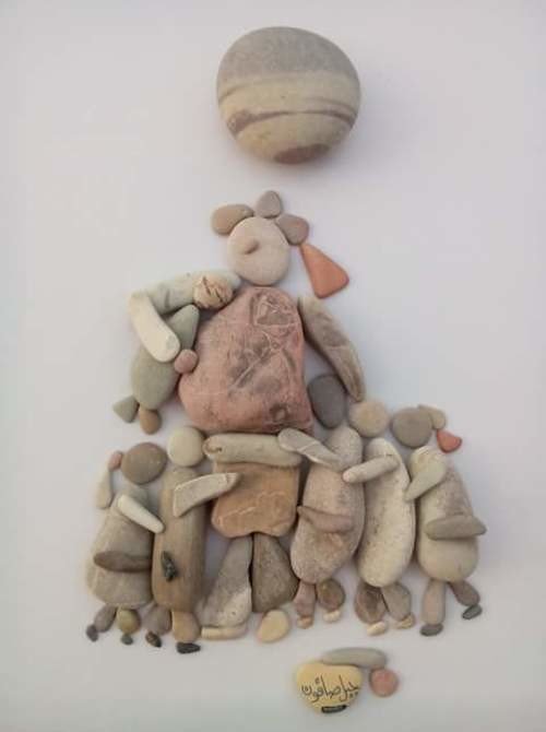 1465196974-pebble-art-by-syrian-sculptor-nizar-ali-badr-1.jpg