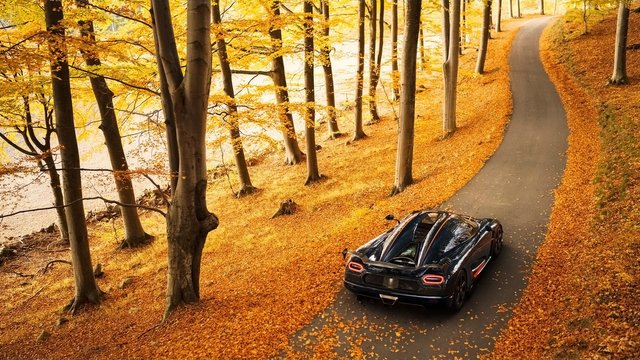 Autumn_Roads_Koenigsegg_472371.jpg