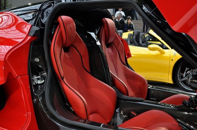 Ferrari-LaFerrai-Seats.jpg