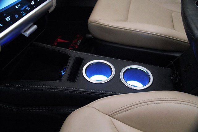 Tesla Front Console LED blue.jpg