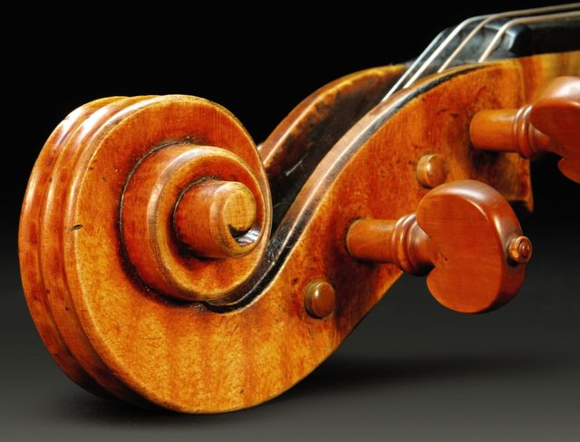 Stradivari-The-Macdonald-Viola-1024x781.jpg