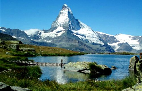 Beautiful-Mountain-The-Matterhorn-Switzerland-Mount-Trekking-And-Climbing.jpg