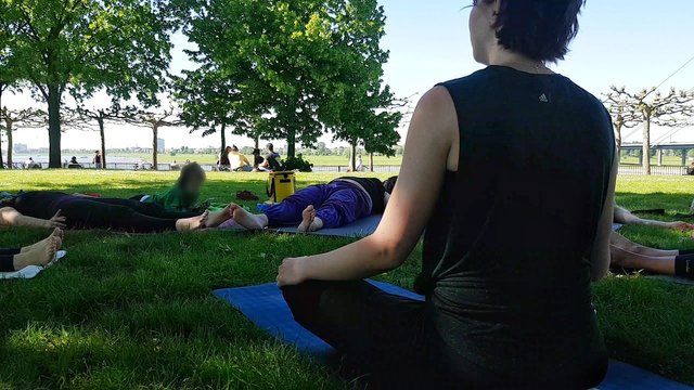 annacolorful.yoga.1.jpg