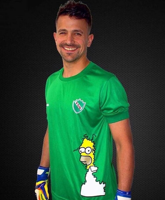 argentina-cerro-homer-simpson-goalkeeper-kit.png