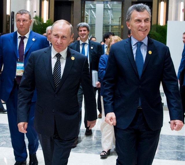 Macri_with_Putin_G20_2016_01.jpg