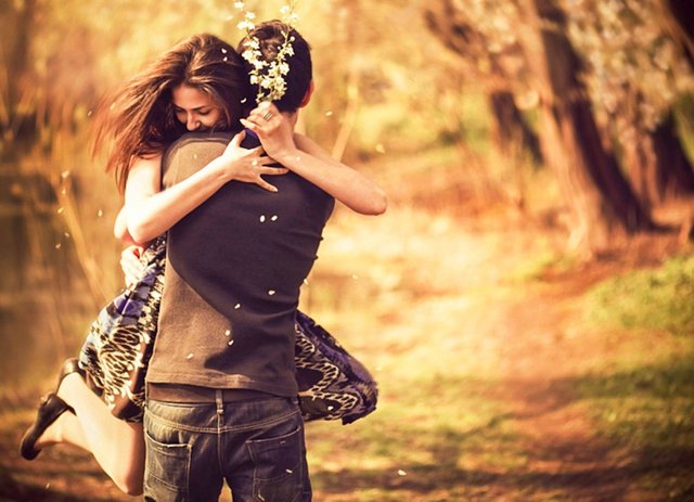 couple-love-hug-wallpaper.jpg