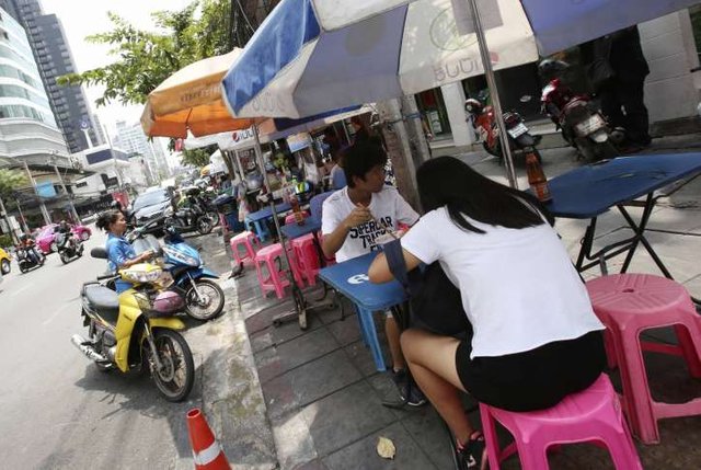 Thailand_Street_Food_43690-723x485.jpg