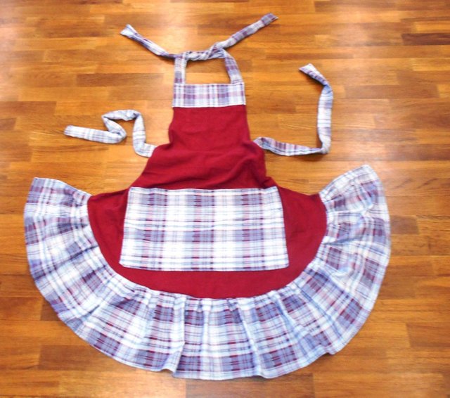 Red grey plaid apron.JPG