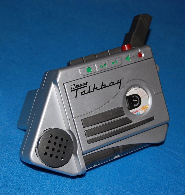 1200px-Talkboy_recorder.JPG