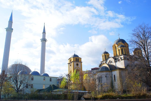 Ferizaj_Church_and_Mosque.JPG