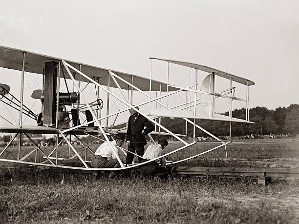 preparing-the-wright-flyer-picture-id135385547.jpg