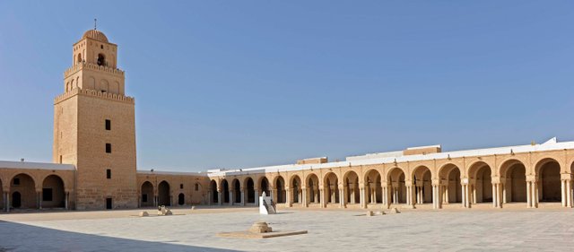 orig-mosque-of-uqba-in-kairouan-tunisia-17.jpg