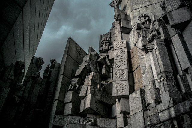 shumen-monument-communism-bulgaria.jpg