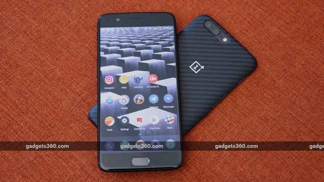 OnePlus_5_both_ndtv_1497979378084.jpg