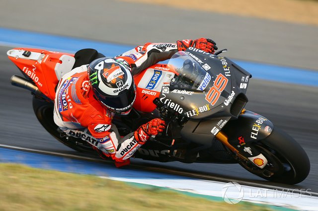 motogp-buriram-february-testing-2018-jorge-lorenzo-ducati-team.jpg