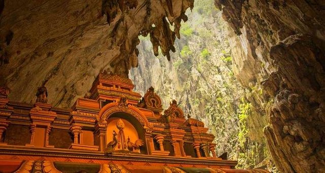 Batu Cave, Kuala Lumpur, Malaysia.jpg